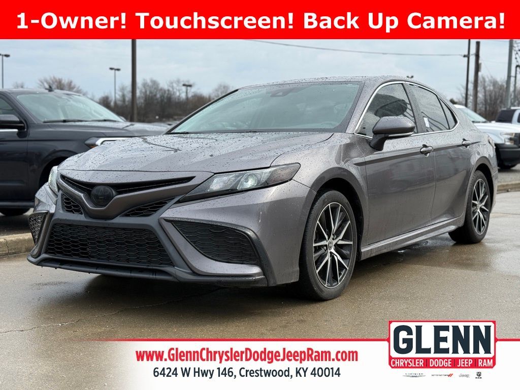 2022 Toyota Camry SE