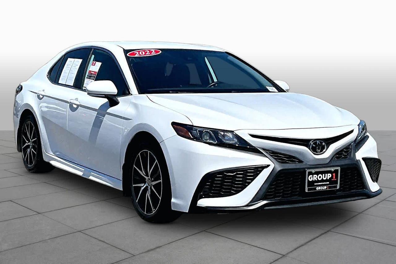 2022 Toyota Camry SE