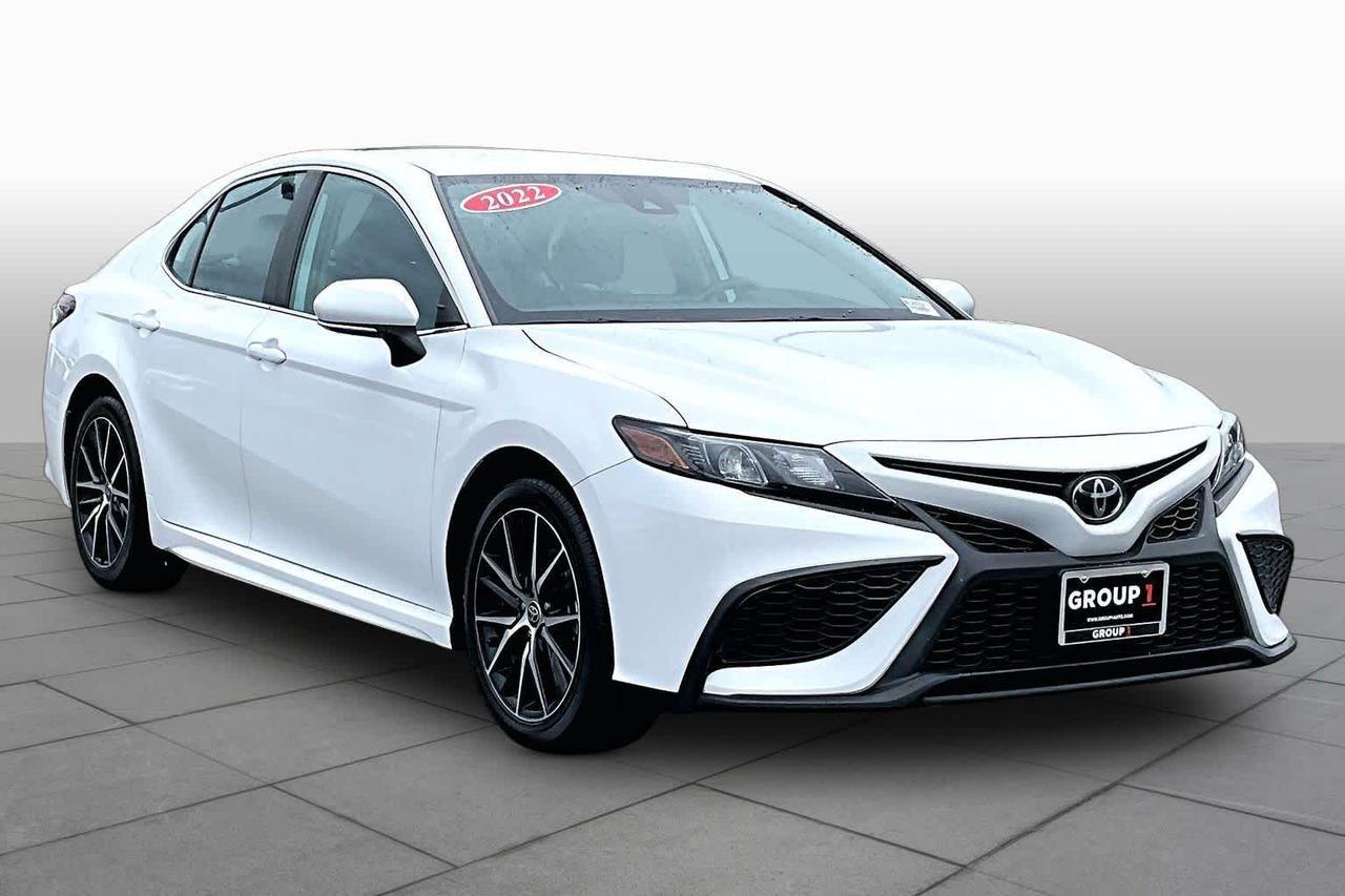 2022 Toyota Camry SE
