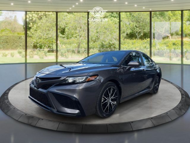 2022 Toyota Camry SE 70,483 mi.