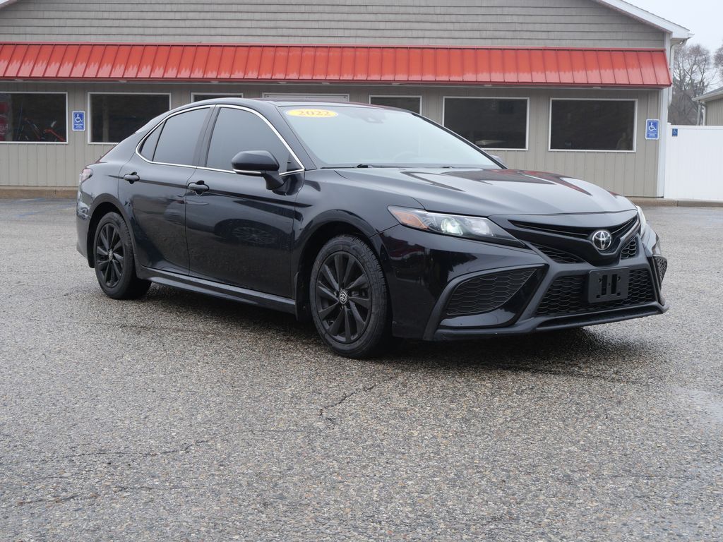2022 Toyota Camry SE