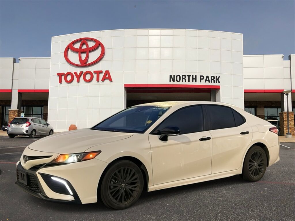 2022 Toyota Camry SE Nightshade