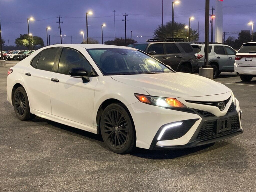 2022 Toyota Camry SE Nightshade