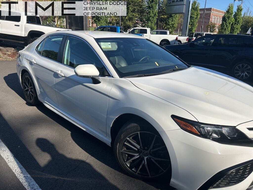 2022 Toyota Camry SE Portland OR