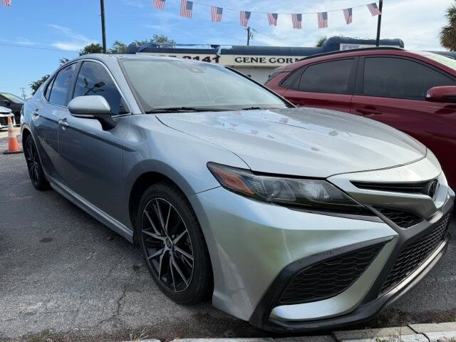 2022 Toyota Camry SE