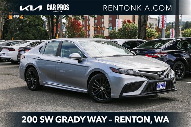 2022 Toyota Camry SE