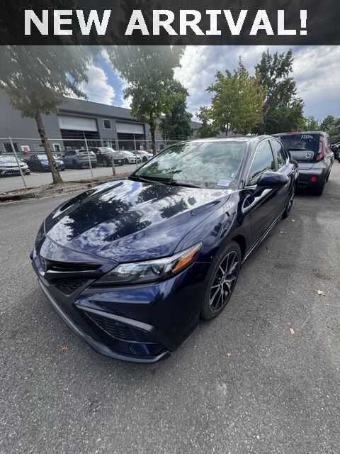 2022 Toyota Camry SE