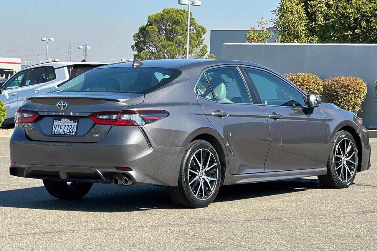 2022 Toyota Camry SE