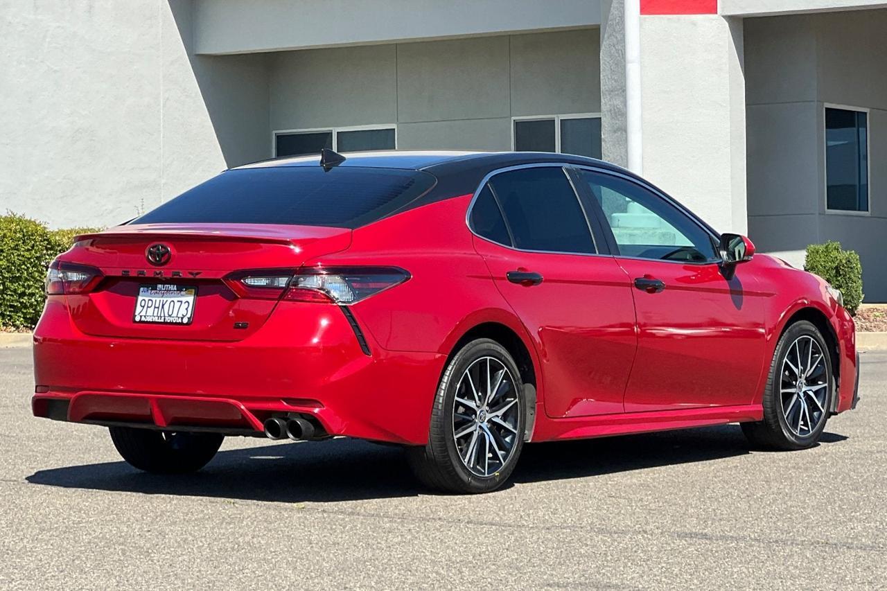 2022 Toyota Camry SE