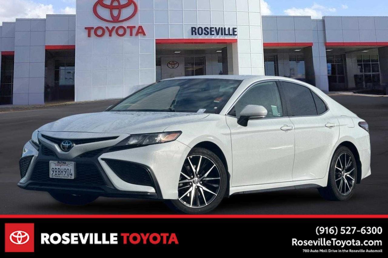 2022 Toyota Camry SE