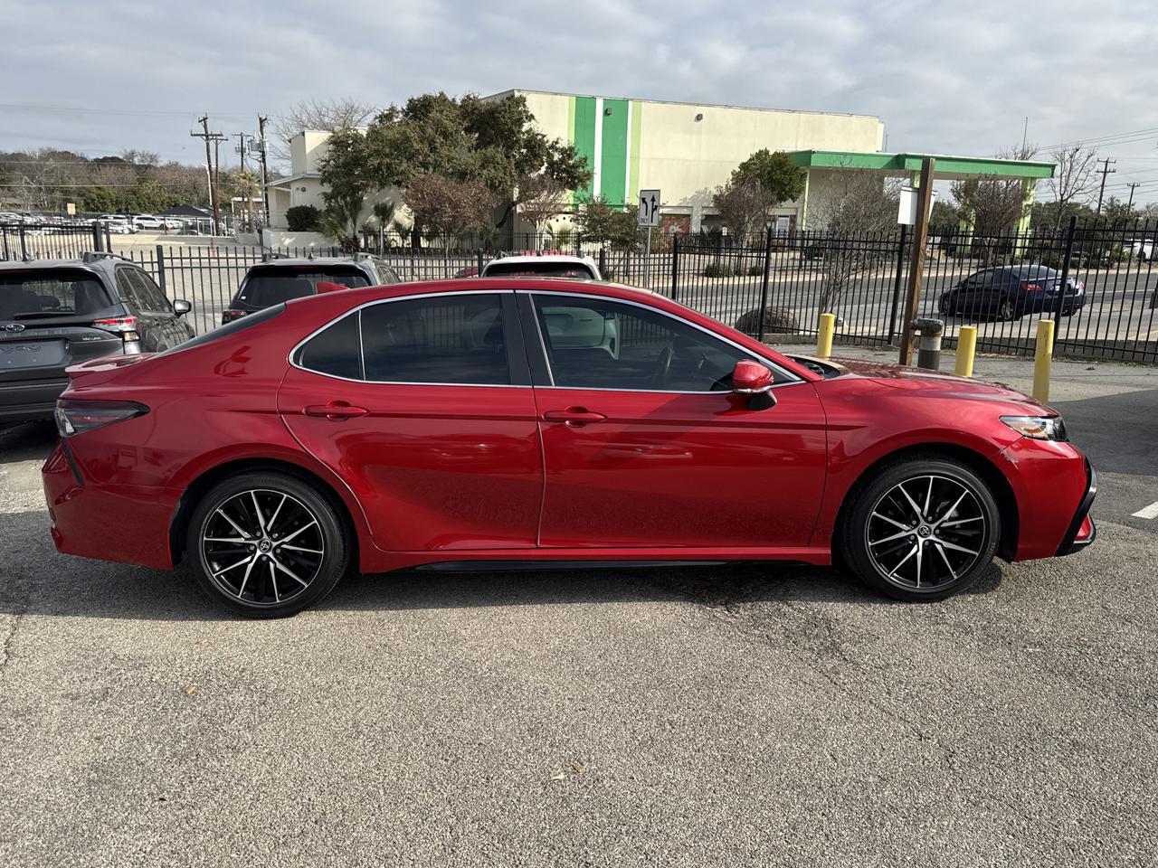 2022 Toyota Camry SE