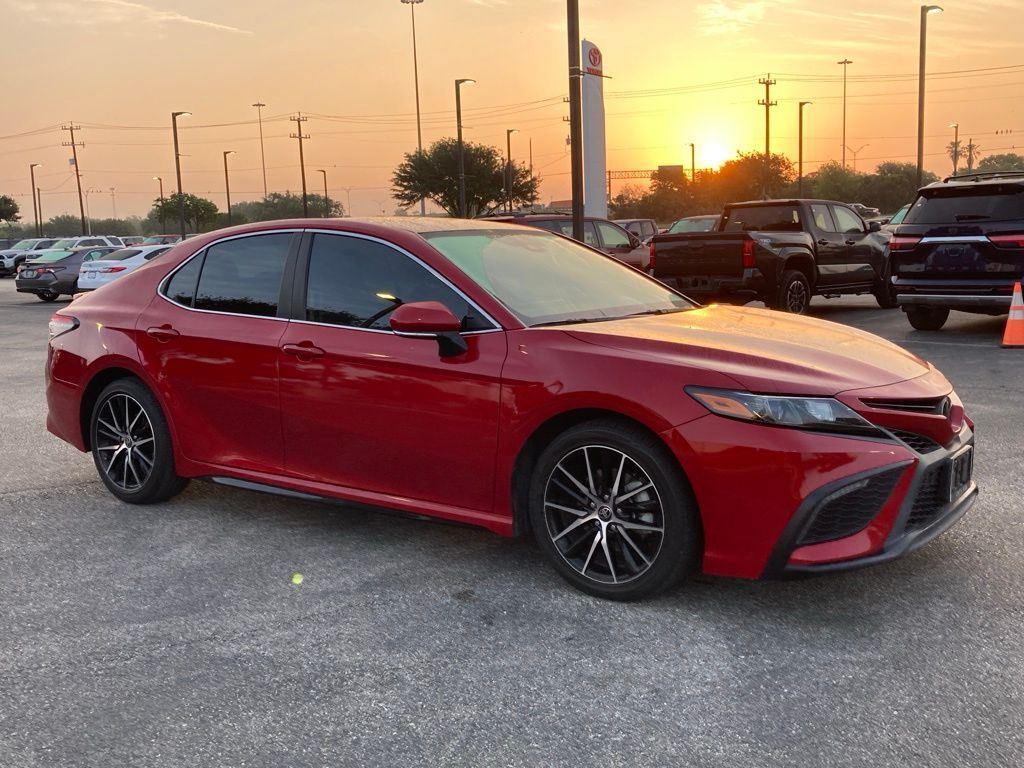 2022 Toyota Camry SE