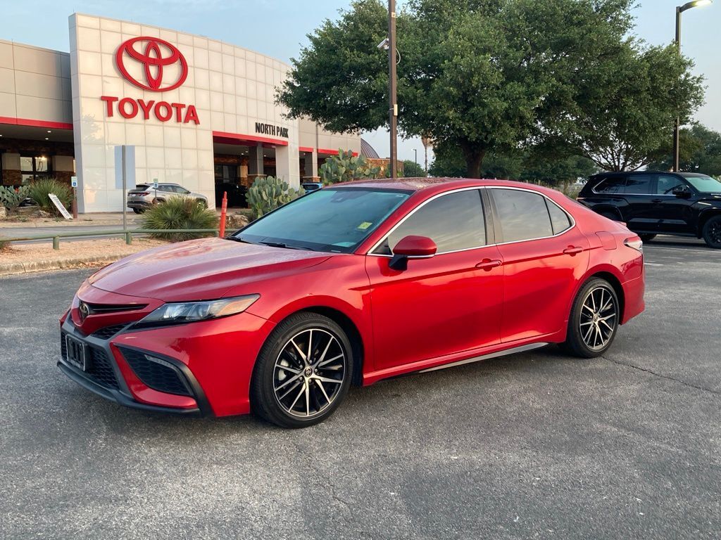 2022 Toyota Camry SE