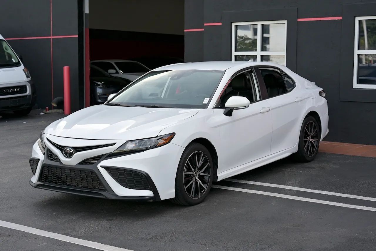 2022 Toyota Camry SE Sedan 4D Doral FL