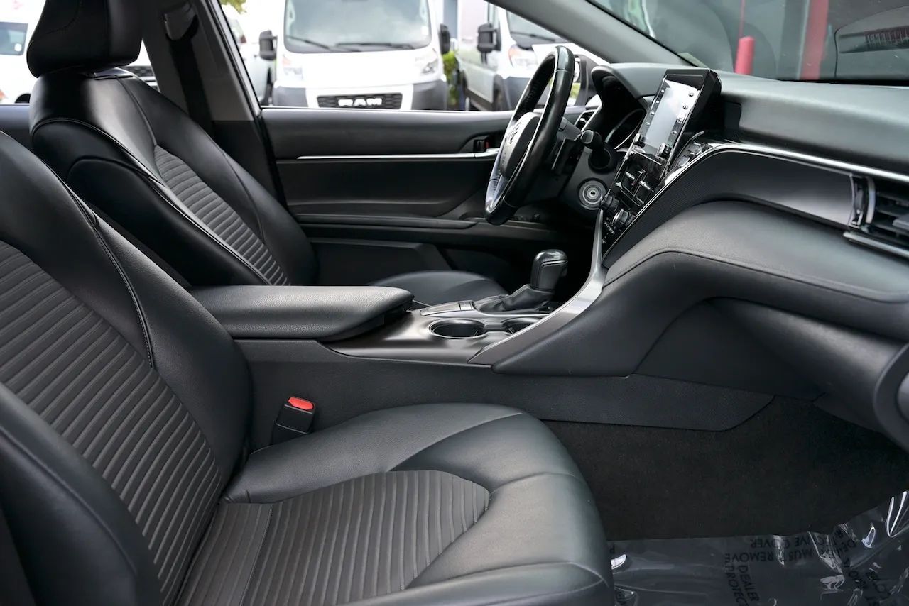 2022 Toyota Camry SE Sedan 4D Doral FL