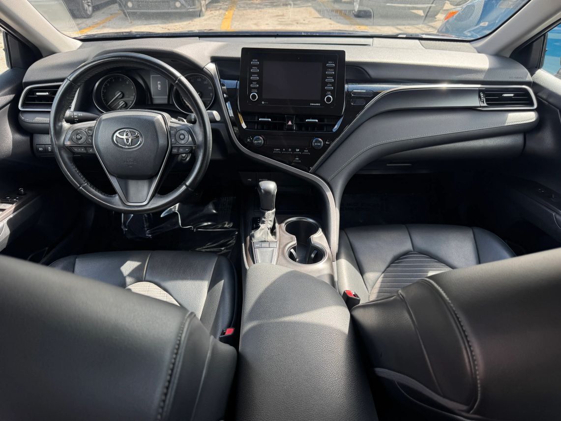 2022 Toyota Camry SE Sedan 4D
