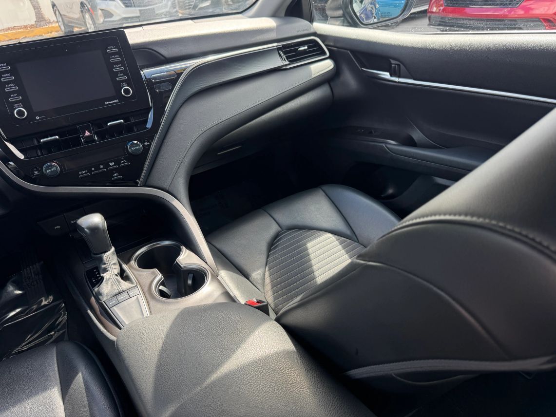2022 Toyota Camry SE Sedan 4D