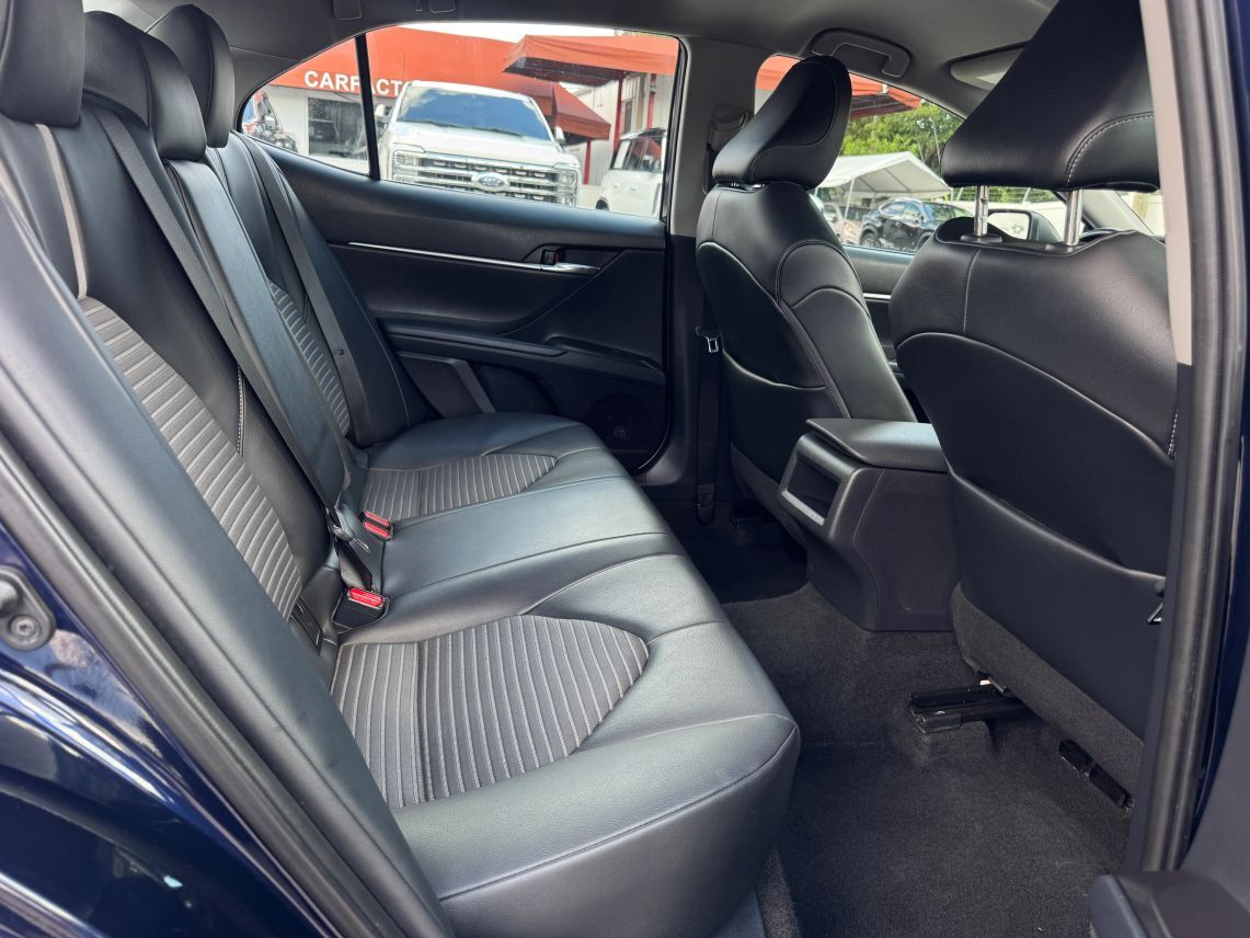 2022 Toyota Camry SE Sedan 4D