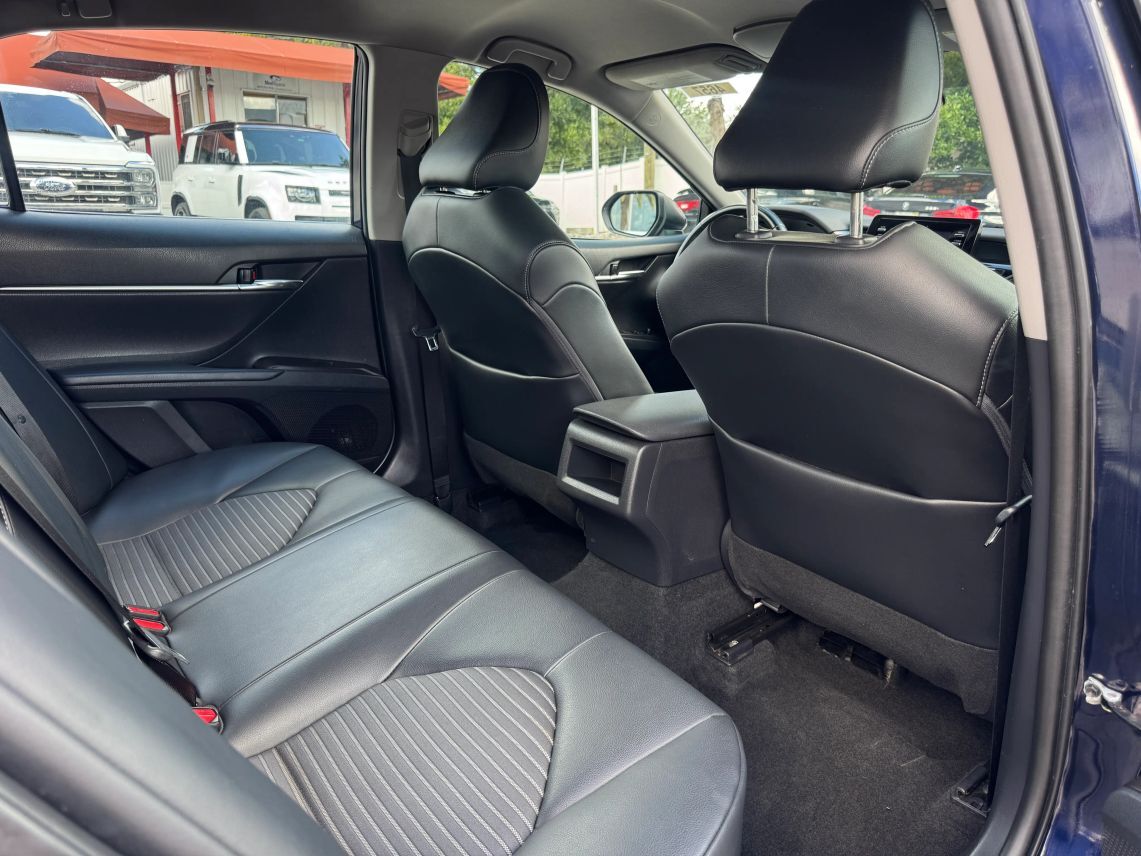 2022 Toyota Camry SE Sedan 4D