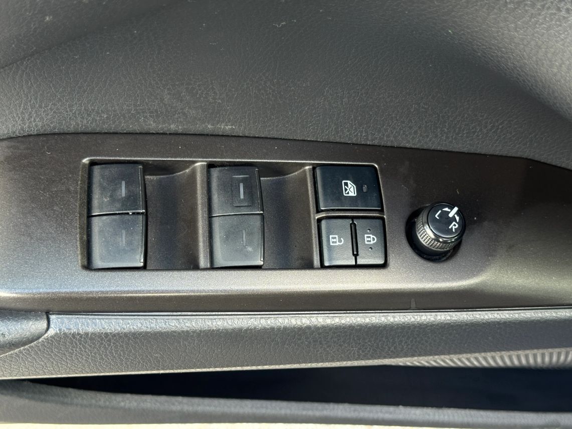 2022 Toyota Camry SE Sedan 4D