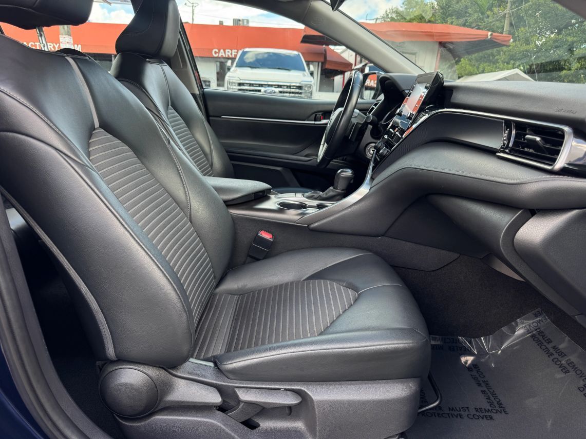 2022 Toyota Camry SE Sedan 4D