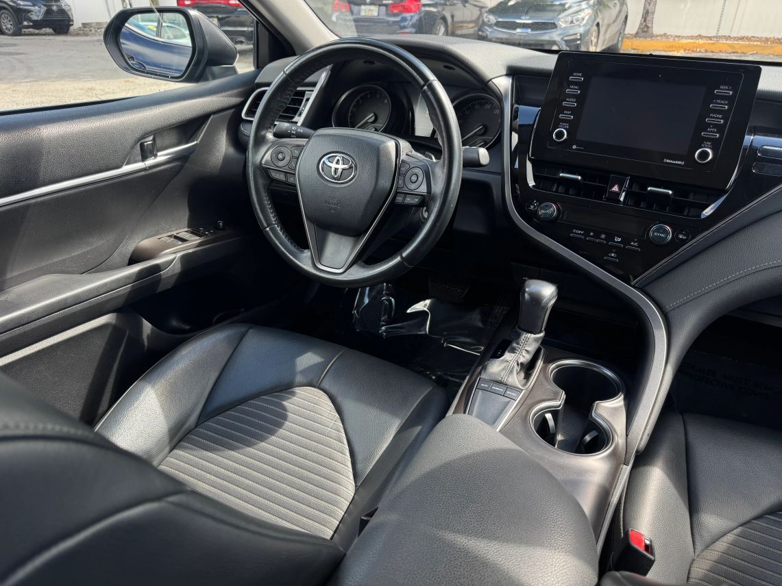 2022 Toyota Camry SE Sedan 4D