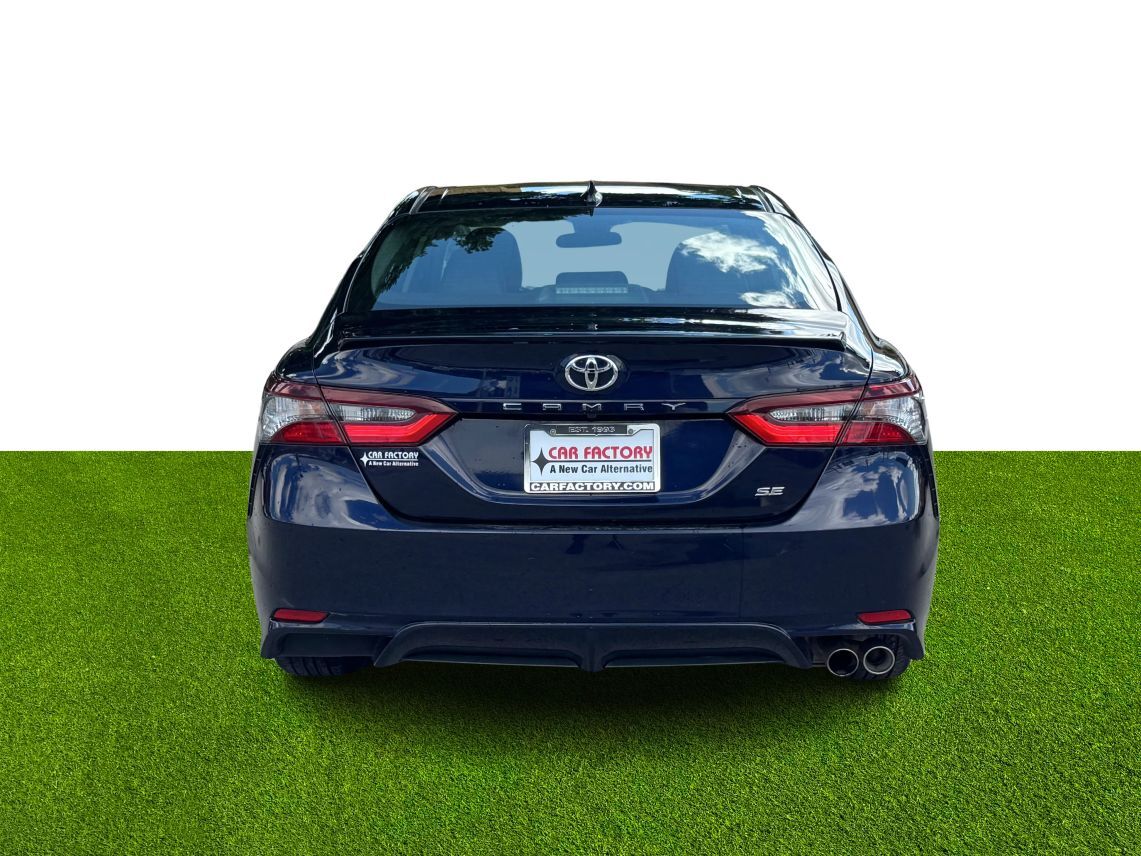 2022 Toyota Camry SE Sedan 4D