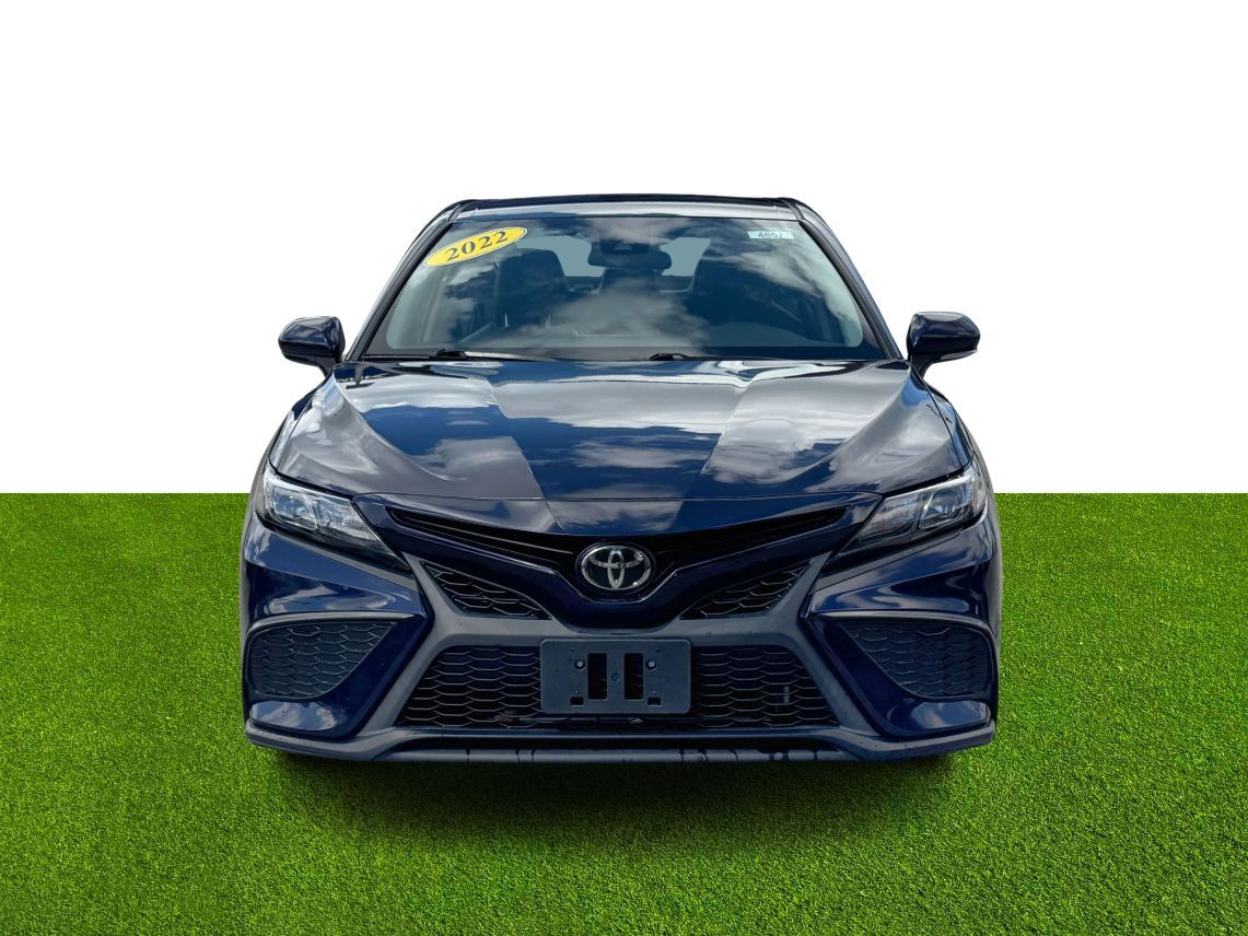 2022 Toyota Camry SE Sedan 4D