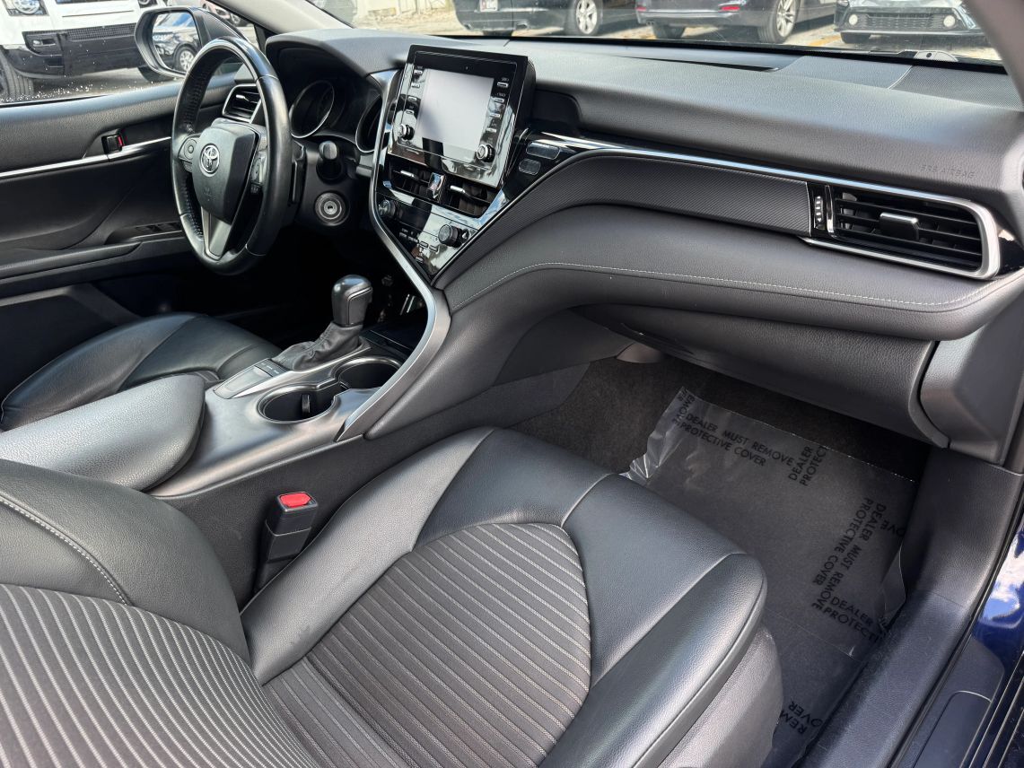 2022 Toyota Camry SE Sedan 4D