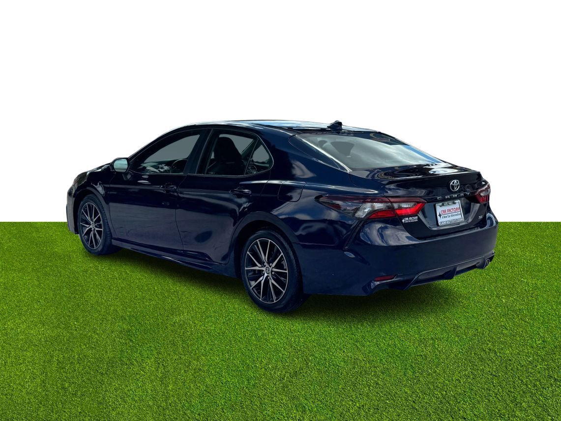 2022 Toyota Camry SE Sedan 4D