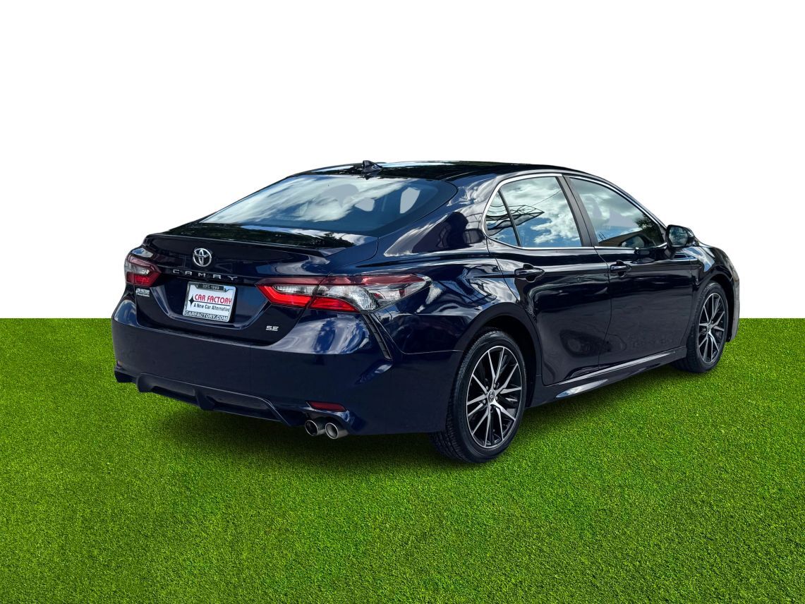 2022 Toyota Camry SE Sedan 4D