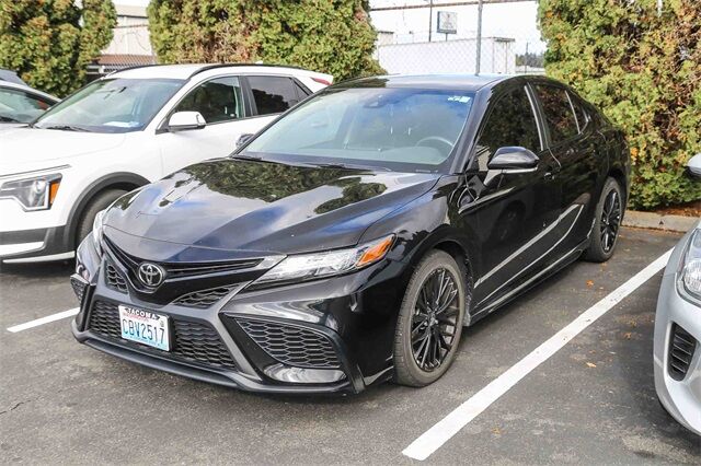 2022 Toyota Camry SE