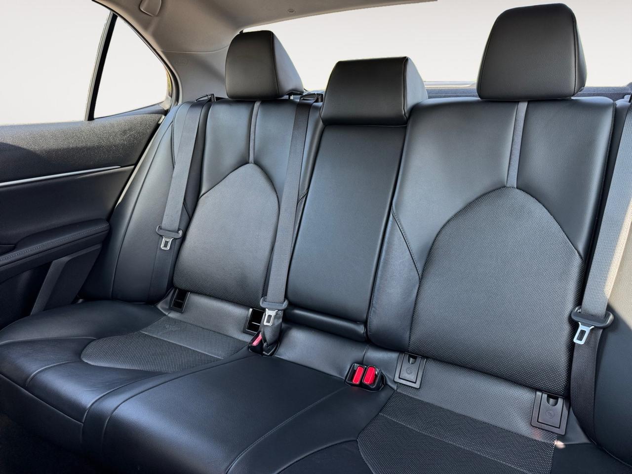 2022 Toyota Camry XLE, LEATHER HEATED SEATS, BLUETOOTH, WIFI CAPABLE, WIRELESS CHARGING PAD, KEYLESS ENTRY & START, CLEAN CARFAX 1-OWNER VEHICLE, THIS CAR IS CLEAN AND RELIABLE, DONT MISS THIS DEAL!!! Norfolk VA