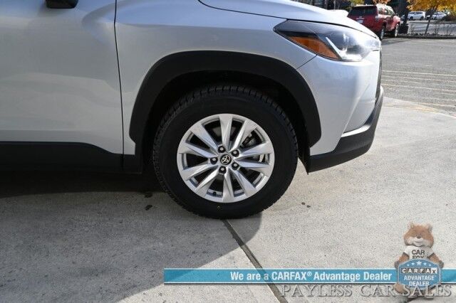 2022 Toyota Corolla Cross LE / AWD / Premium Cloth Seats / Adaptive Cruise Control / Lane Departure & Blind Spot Alert / Apple CarPlay & Android Auto / Back Up Camera / Push Button Start / Alloy Wheels / New Tires / 32 MPG / 1-Owner Anchorage AK