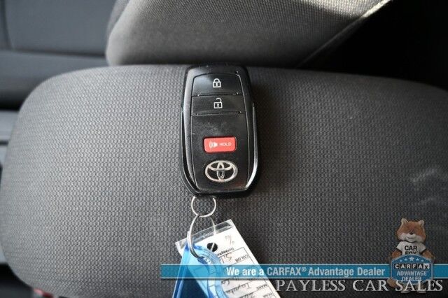 2022 Toyota Corolla Cross LE / AWD / Premium Cloth Seats / Adaptive Cruise Control / Lane Departure & Blind Spot Alert / Apple CarPlay & Android Auto / Back Up Camera / Push Button Start / Alloy Wheels / New Tires / 32 MPG / 1-Owner Anchorage AK