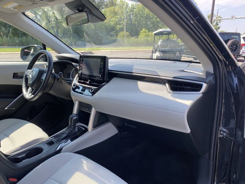 2022 Toyota Corolla Cross LE Bristol  PA