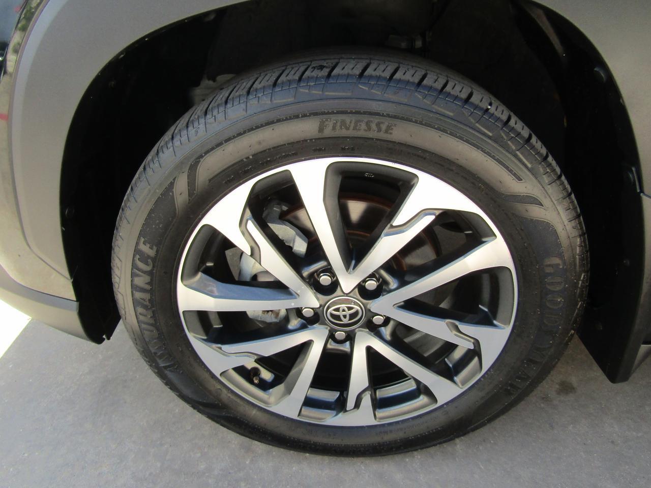 2022 Toyota Corolla Cross XLE 2WD (Natl) Grand Prairie TX