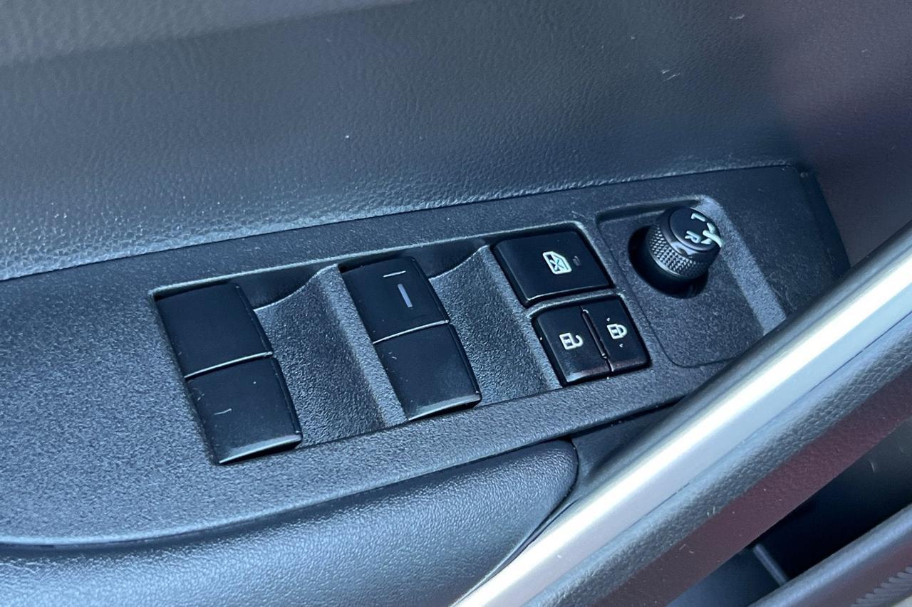 2022 Toyota Corolla Cross XLE Roseville CA