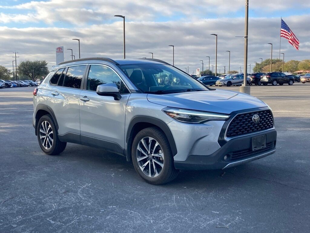 2022 Toyota Corolla Cross XLE