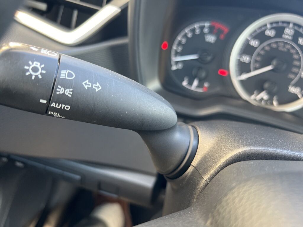 2022 Toyota Corolla LE photo 29