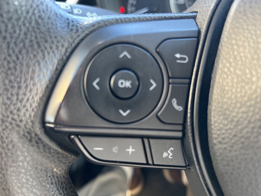 2022 Toyota Corolla LE photo 16
