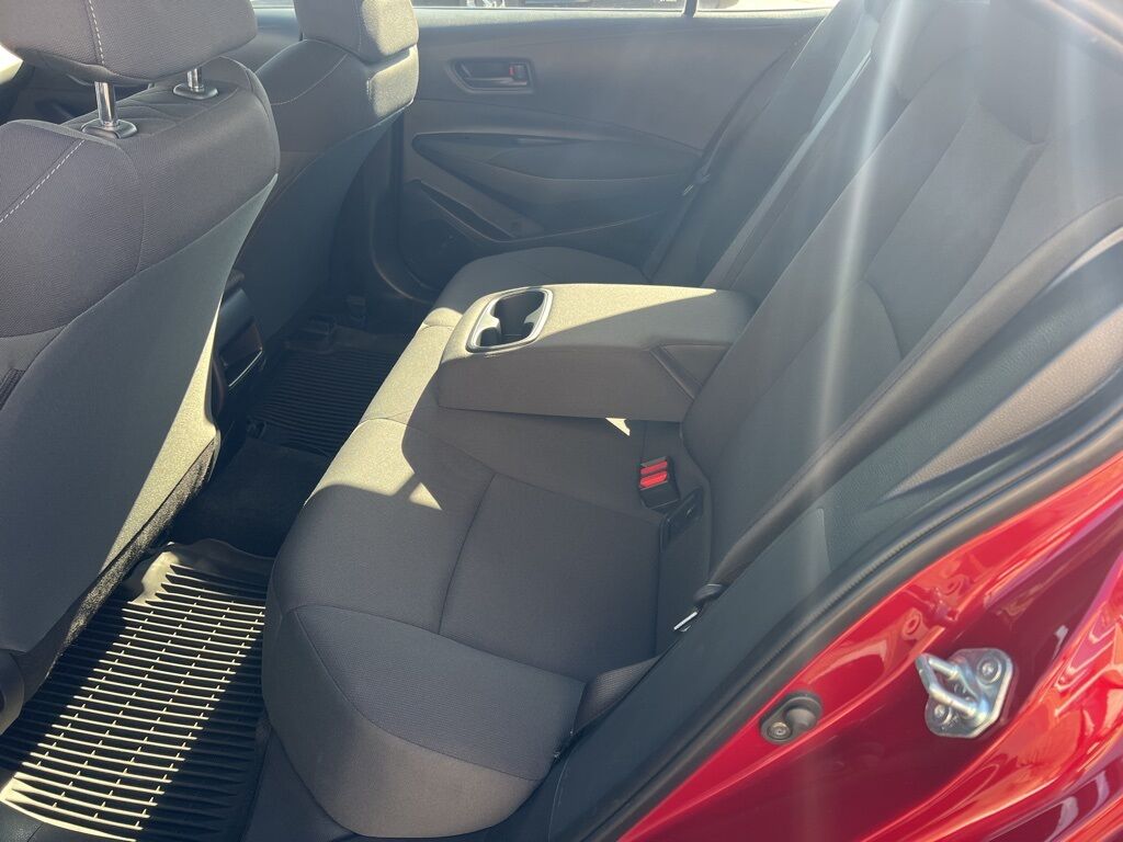2022 Toyota Corolla LE photo 13