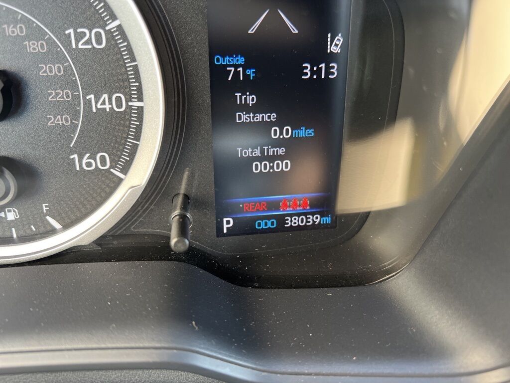 2022 Toyota Corolla LE photo 17