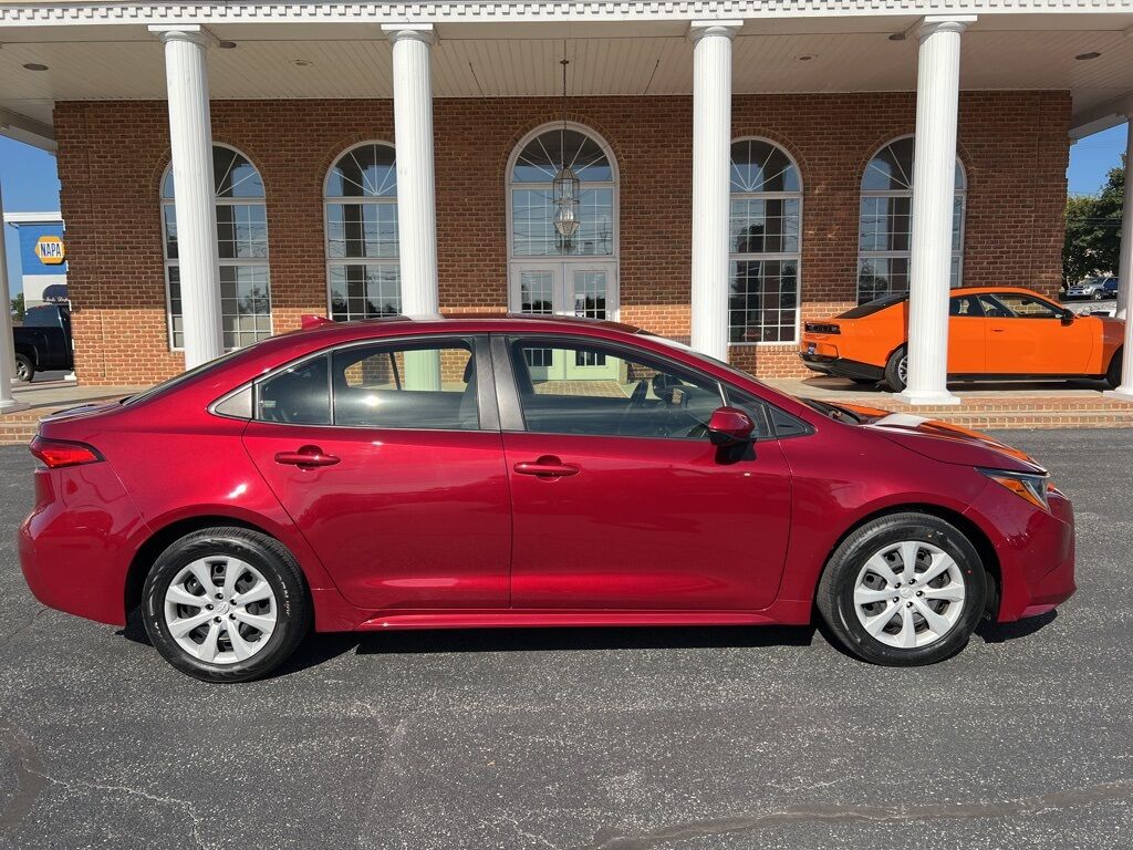 2022 Toyota Corolla LE photo 6