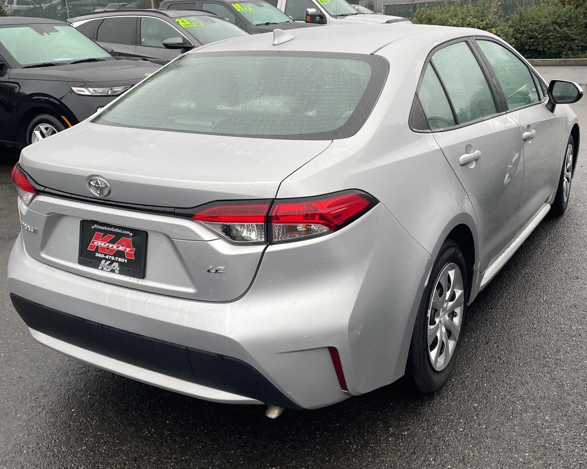 2022 Toyota Corolla LE photo 4