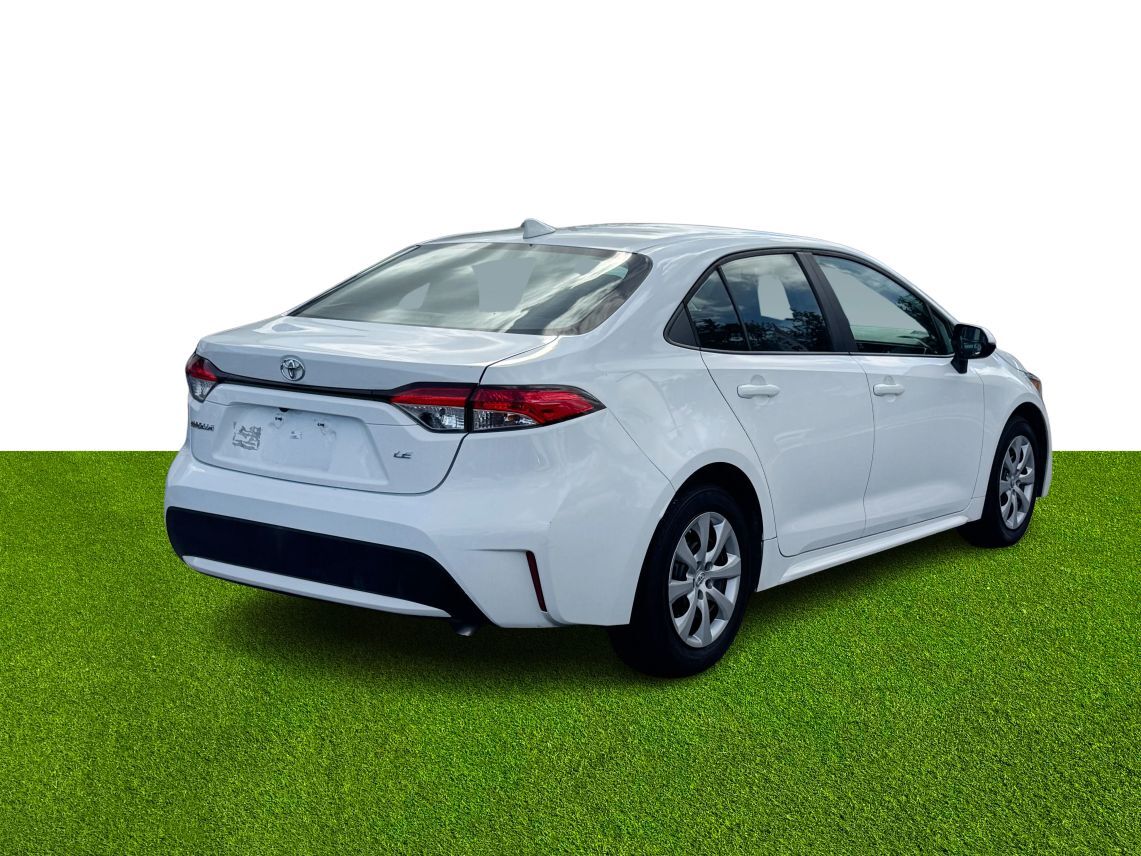2022 Toyota Corolla LE Sedan 4D