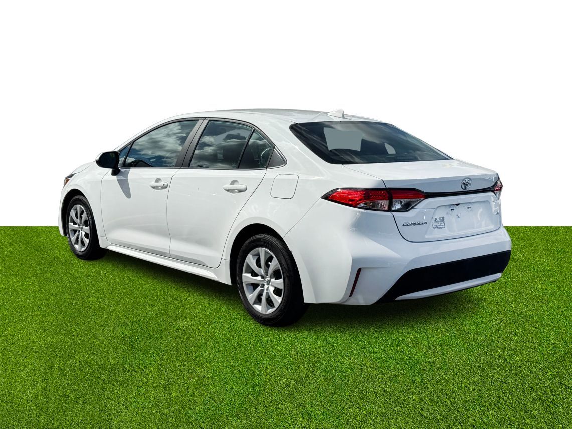 2022 Toyota Corolla LE Sedan 4D