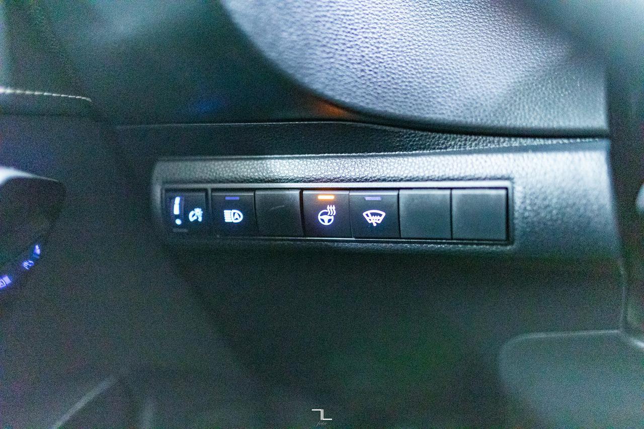 2022 Toyota Corolla XSE Hatchback Nav BCam PSeat Red Deer AB