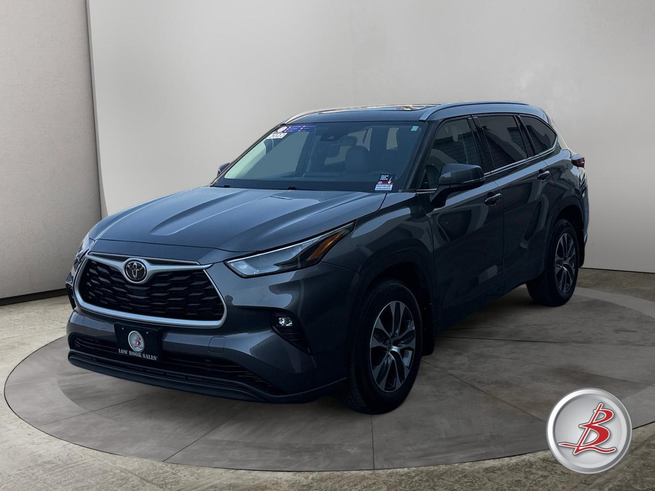 2022 Toyota HIGHLANDER XLE
