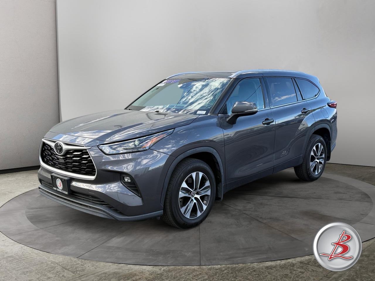 2022 Toyota HIGHLANDER XLE